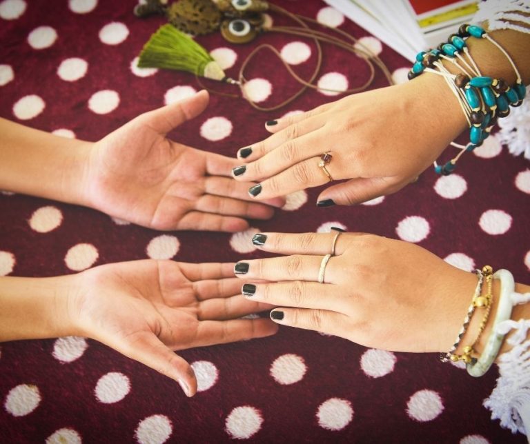 Leia mais sobre o artigo Ocultismo ou Esoterismo à distância rola?